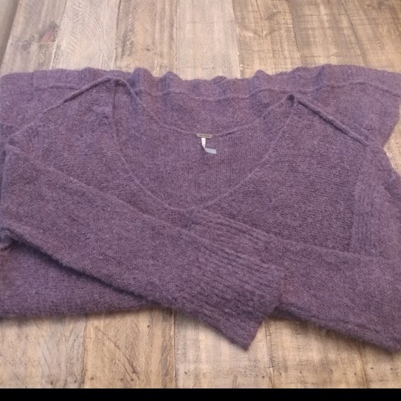 Free People Sweaters - Free People VNeck sweater in Plum sz L